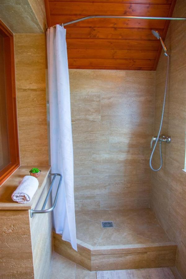 Huszar Vendeghaz Apartment เออร์เวนเยช ภายนอก รูปภาพ