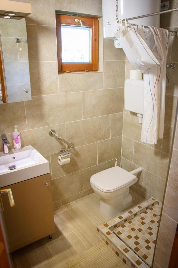 Huszar Vendeghaz Apartment เออร์เวนเยช ภายนอก รูปภาพ