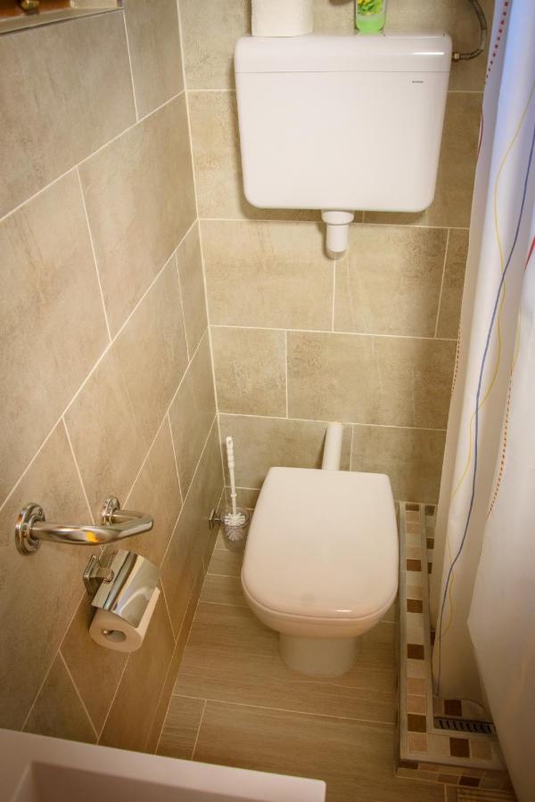 Huszar Vendeghaz Apartment เออร์เวนเยช ภายนอก รูปภาพ